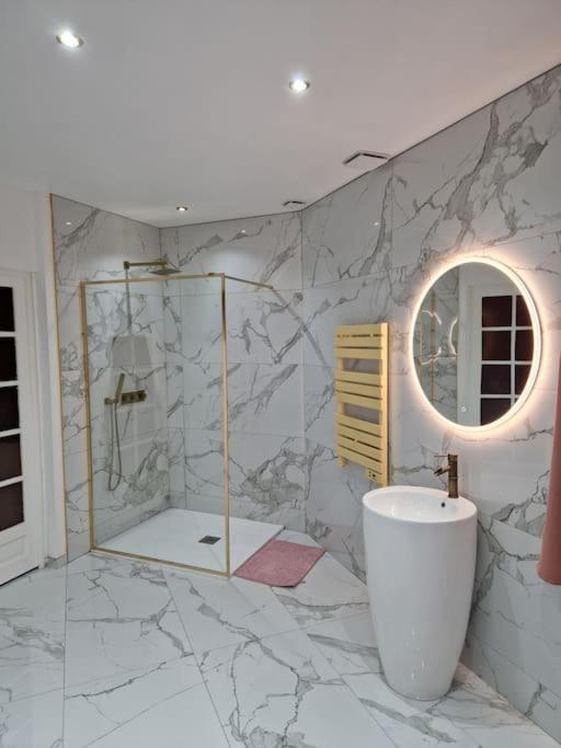 Holiday home Maison Chic Avec Jacuzzi Sur Oise Yaospa60 *