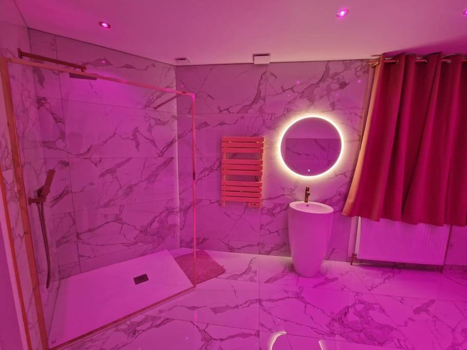 Maison Chic Avec Jacuzzi Sur Oise Yaospa60 *